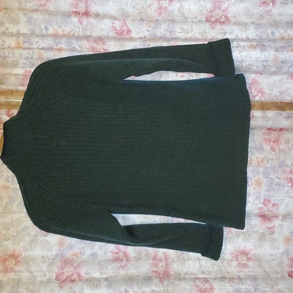 Woman's zipper cardigan. - Picture 3 of 3